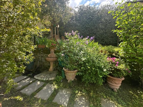 Elegante bilocale / Elegant Double Room Apartment in Fiesole