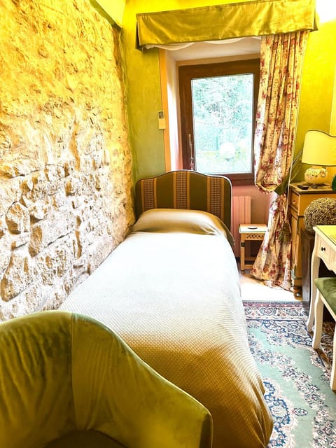 Elegante bilocale / Elegant Double Room Apartment in Fiesole