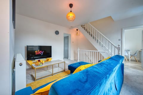 Buckwell Heights - 2 Bedroom Free Parking Wifi Sky TV Apartment in Wellingborough