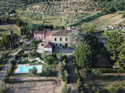 Simplistic Holiday Home in Pistoia with Terrace Garden Villa in Pistoia