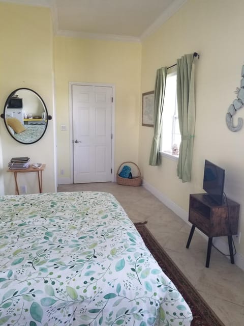 Lakeview bed & breakfast Vacation rental in Freeport