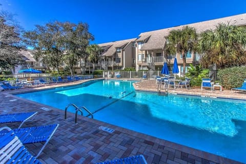 36 Courtside Near Ocean Forest Beach Haus in South Forest Beach