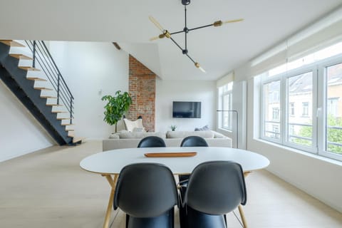 TV and multimedia, Living room, Dining area