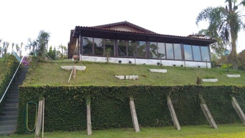 Recanto Kamei-Piscina climatizada House in Cotia