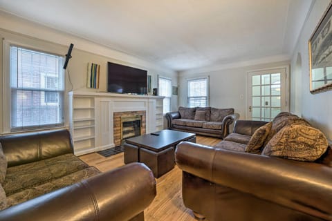 Dearborn Vacation Rental with Private Yard Haus in Dearborn Heights