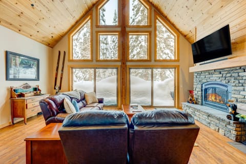 Skislope Way Retreat House in Truckee