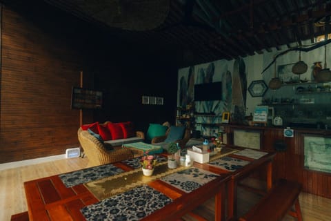 Teteng's Apartelle Bed and Breakfast in San Vicente