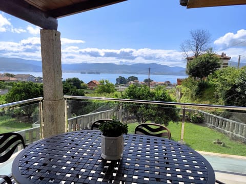 View (from property/room), Balcony/Terrace, Dining area, Mountain view, Sea view