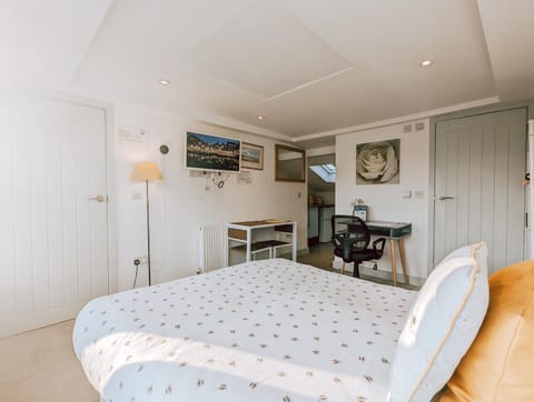 The Isabella Studio By Richmond Park Apartment in Kingston upon Thames