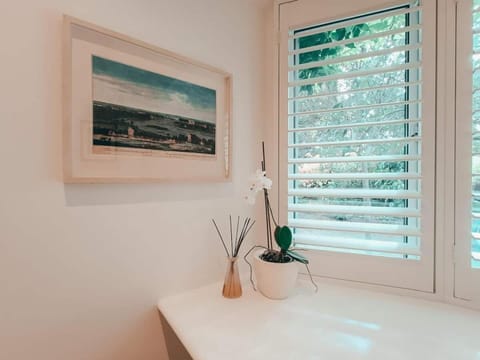 The Sandy Studio Flat In Petersham Apartment in Twickenham