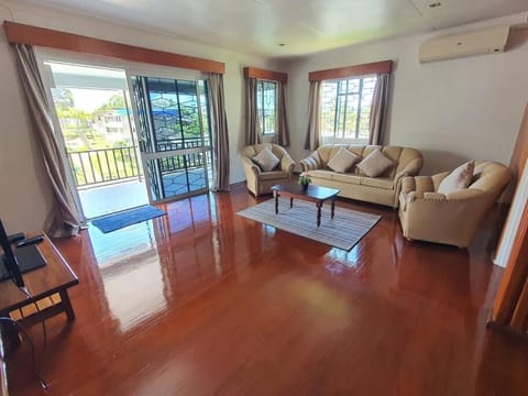 Spacious 4-bdrm fully self-contained WIFI, Parking Condo in Suva