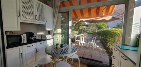 Nice studio with terrace near the sea Apartment in La Seyne-sur-Mer