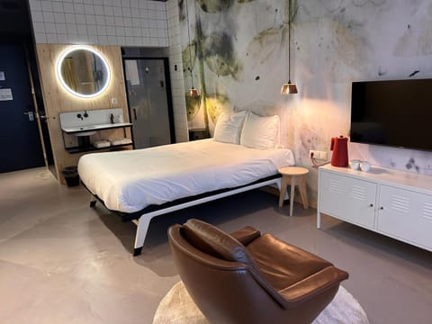 hotel Moloko -just a room- sleep&shower-digital key by SMS Hotel in Enschede