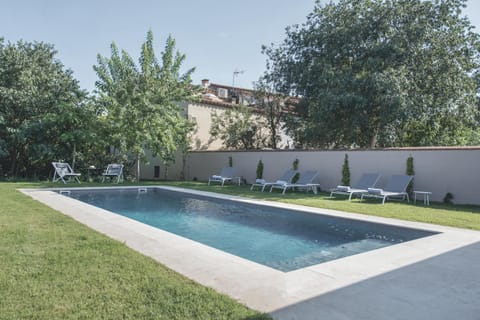 Garden view, Pool view, Swimming pool, sunbed