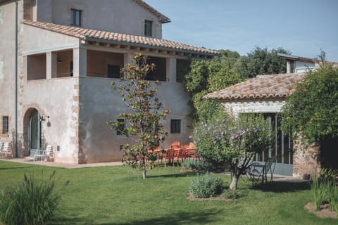 Property building, Patio, Garden, Garden view