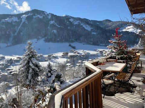 Day, Natural landscape, Winter, View (from property/room), Balcony/Terrace, Dining area, Mountain view