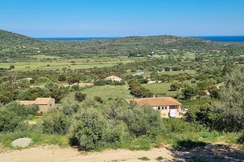 Charmant petit logement à 2 km (2 min) de la plage Apartment in Belgodère