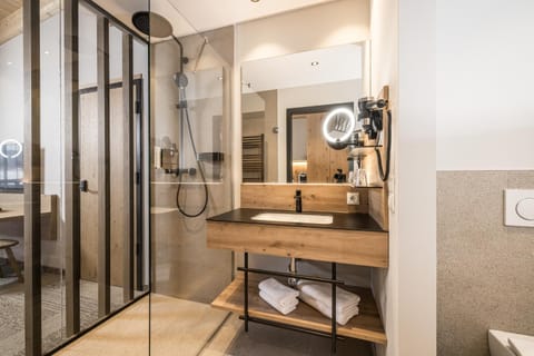 Shower, Bathroom, towels
