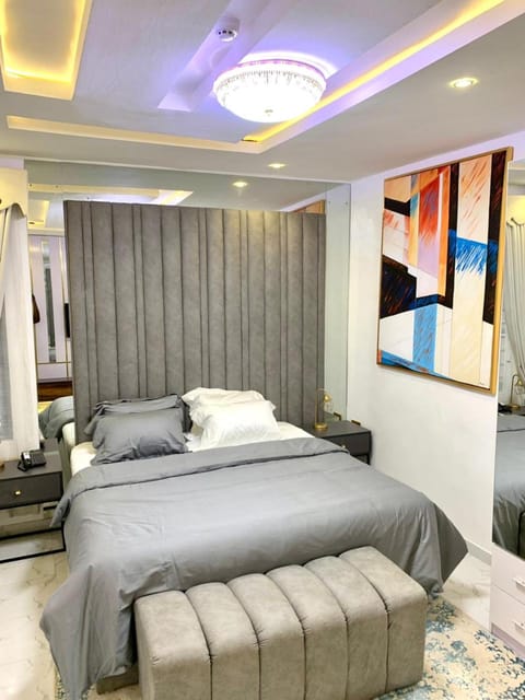 3 bedroom apartment in ikeja Condo in Lagos