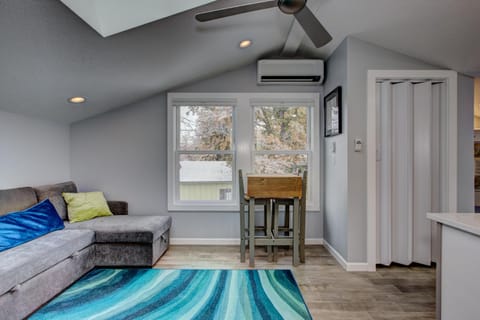 The Lilly Pad Brand New in Hyde Park! Pet Friendly, fully fenced yard, walking distance to Hyde Park shops, and dining and Camel's Back Park Apartment in Boise