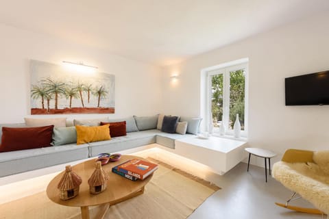 Communal lounge/ TV room, TV and multimedia, Living room, Seating area