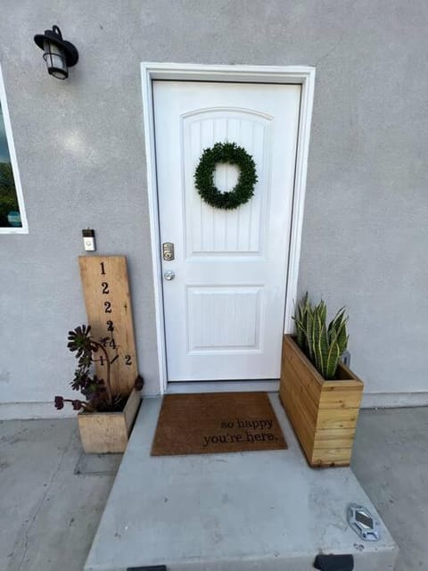 La Casita de Whittier, Private Unit w/patio area, Disney, Biola, Knotts House in La Mirada