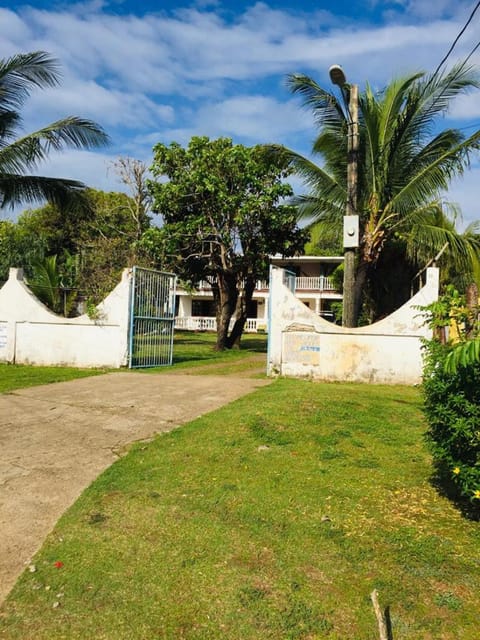 Jackson Guest House Urlaubsunterkunft in Corn Island