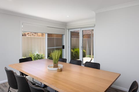 Contemporary Living in the CBD House in North Wagga Wagga