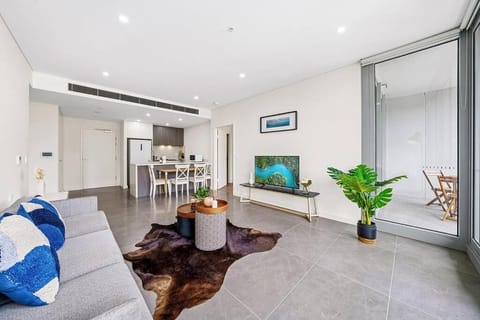 Commodious 2 Bedroom APT in OP Condo in Lidcombe