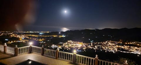 Mountain view, Pool view