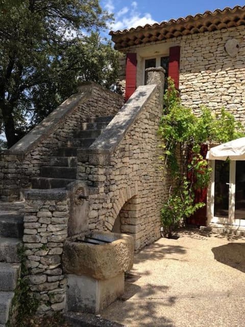 Maison de caractère dans Luberon avec piscine House in Apt