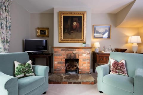 Cosy Cottage in Beautiful South Downs Walk 2 Pub House in Arun District