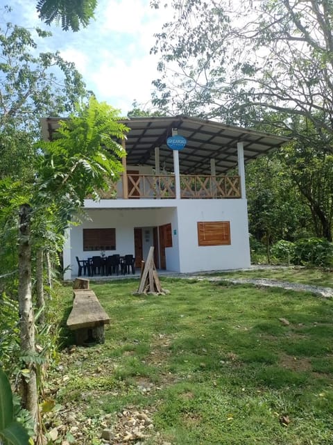 Cabaña Caporo - privada con ubicación central Casa in Capurganá