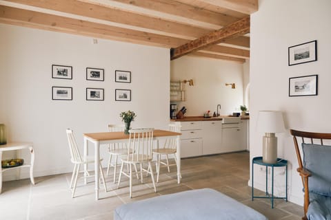 Dining area, kitchen
