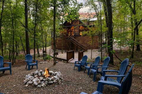 New! Sherwood Chateau - Borders National Forest, 1 mile to Lake, Secluded! Haus in Oklahoma