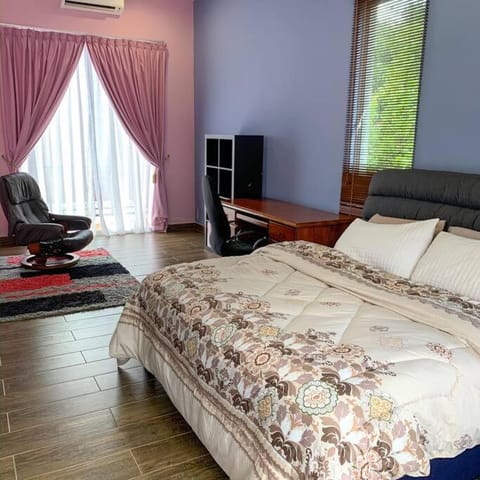 Santai Homestay Jb House in Johor Bahru