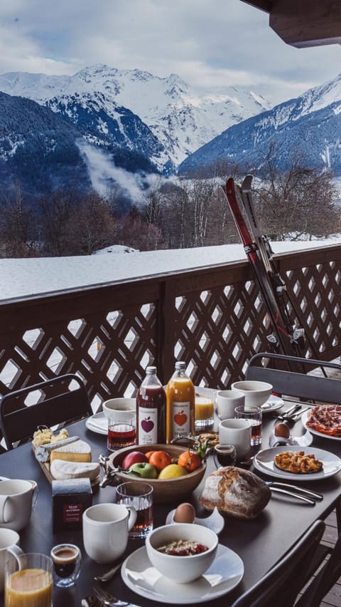 Natural landscape, Balcony/Terrace, Food and drinks, Mountain view, Breakfast