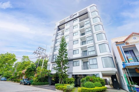 VESTA Serviced Apartments Condominio in Chalong