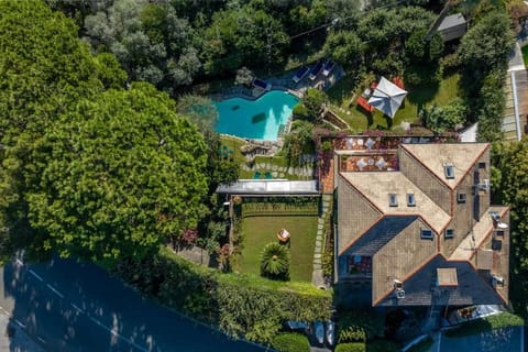 Property building, Garden, Garden view