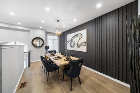 Modern 4 Level home-Game room/Parking/Near Airport House in Brampton