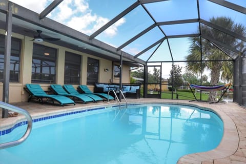 Housewithaboat Boat Heated Pool Canal House in Port Charlotte