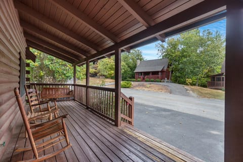 ER101 - Heavenly Hideaway Great location - Close to town! cabin House in Pigeon Forge