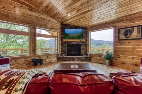 BRAND NEW BUILD 5 Bedroom, 5 Bath With 4,000 Sq Ft With Mountain View cabin House in Gatlinburg