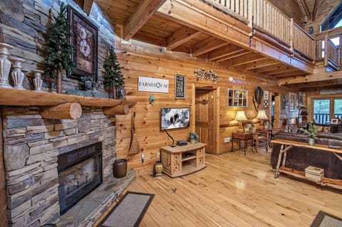 ERN854 - Wagon Wheel Lodge - Great Location! Close To All The Action! cabin House in Pigeon Forge