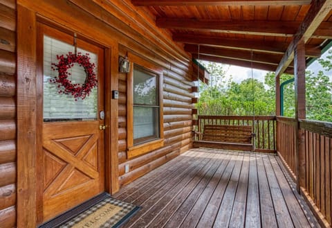 ERN813 - Heavenly View- Great Location! Close To All The Action! cabin House in Pigeon Forge