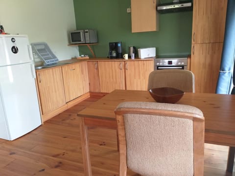 Dining area, kitchen