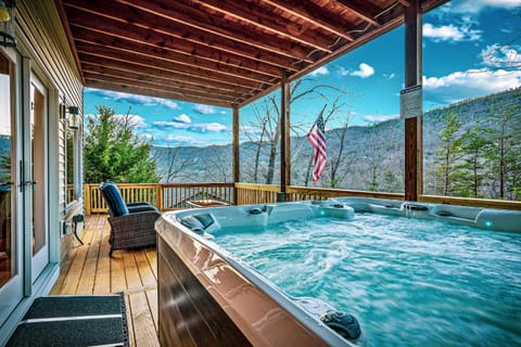 Mtn Views - Sauna - Hot Tub - Health - Wellness House in Massanutten