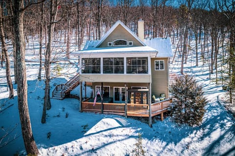 Property building, Day, Natural landscape, Winter, Hot Tub, Sauna, Mountain view