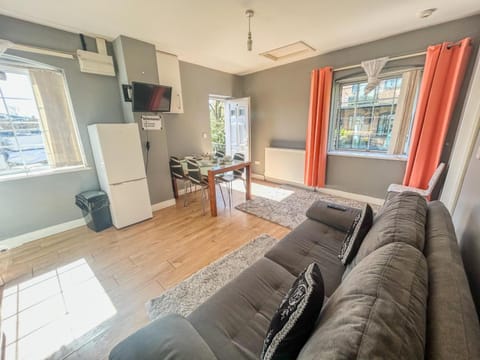 1 Bedroom Apartment By The River Appartamento in High Wycombe