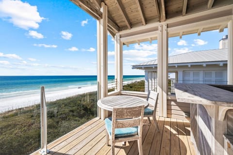 BEACH FRONT Seaside Home - Outside the Box - 4BR 4,5BTH home Casa in Seaside